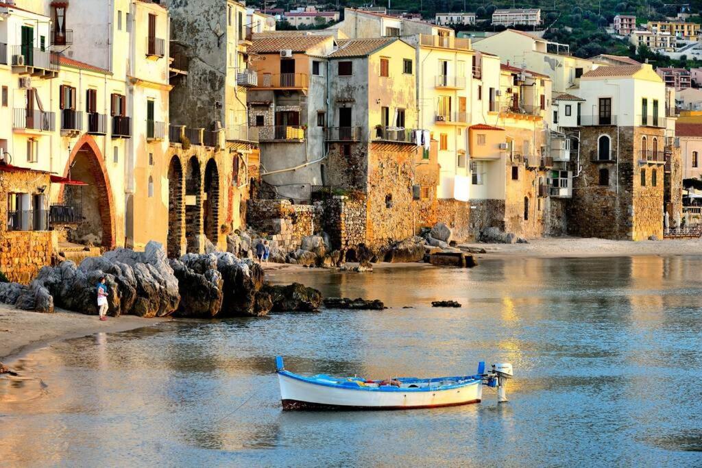 Lavatoioflats Casa Sul Mare E Sul Lavatoio Medievale A Cefalu Exterior photo
